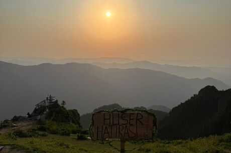 HUSER POKUT DOUBLE TUR